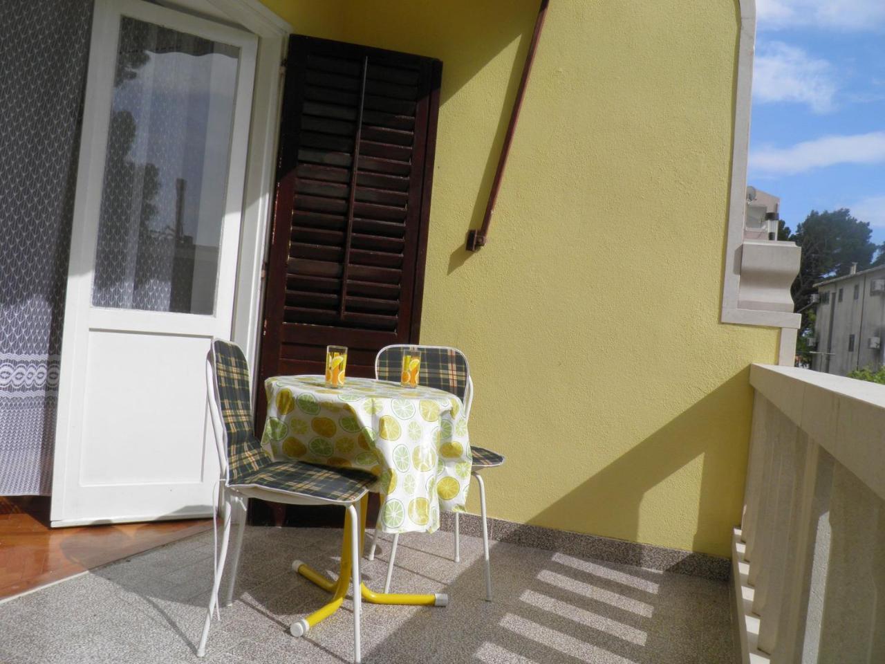 Apartments Angela - With Beautiful Courtyard Brela Buitenkant foto
